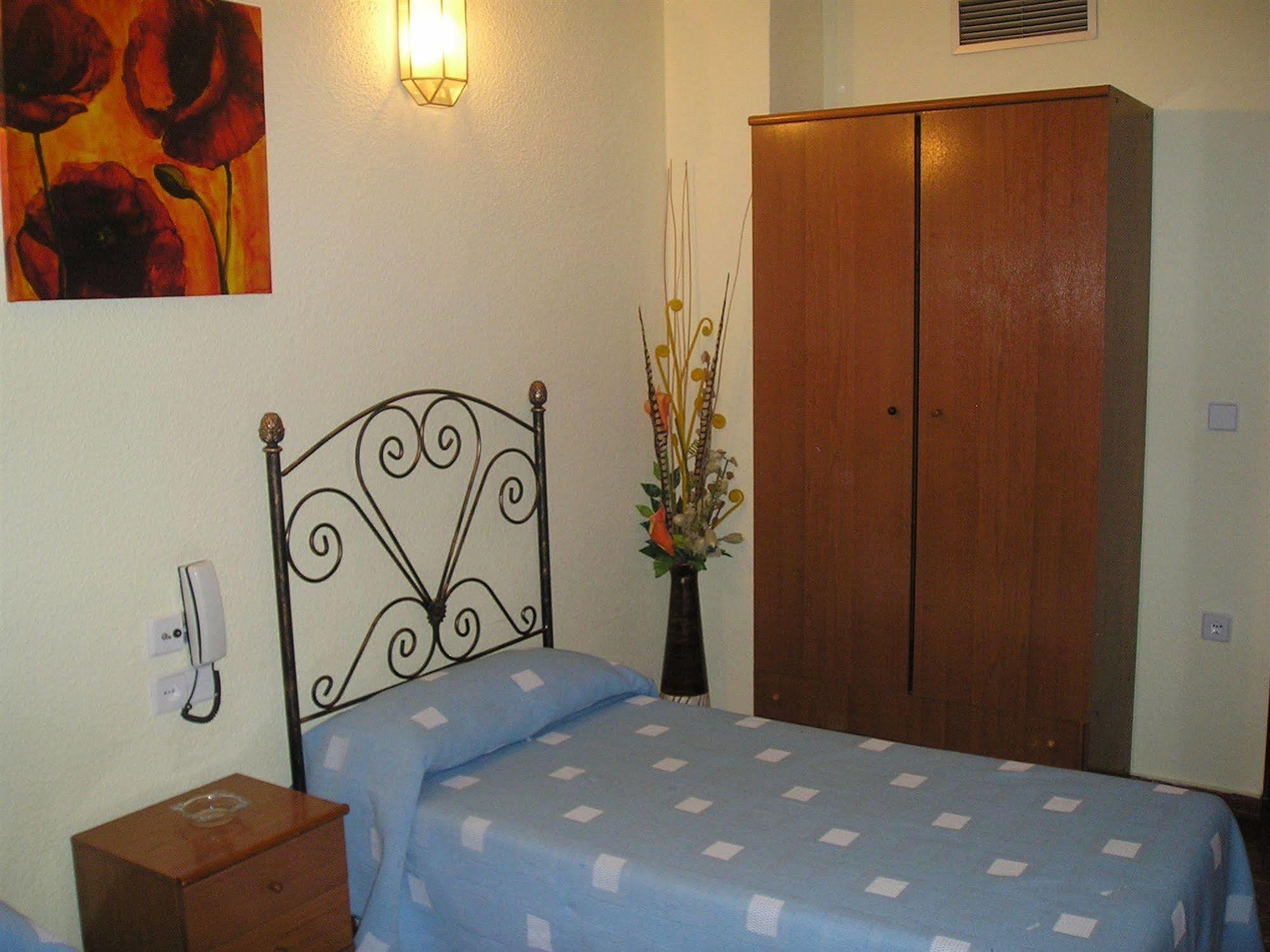 Nevot Pensión Granada