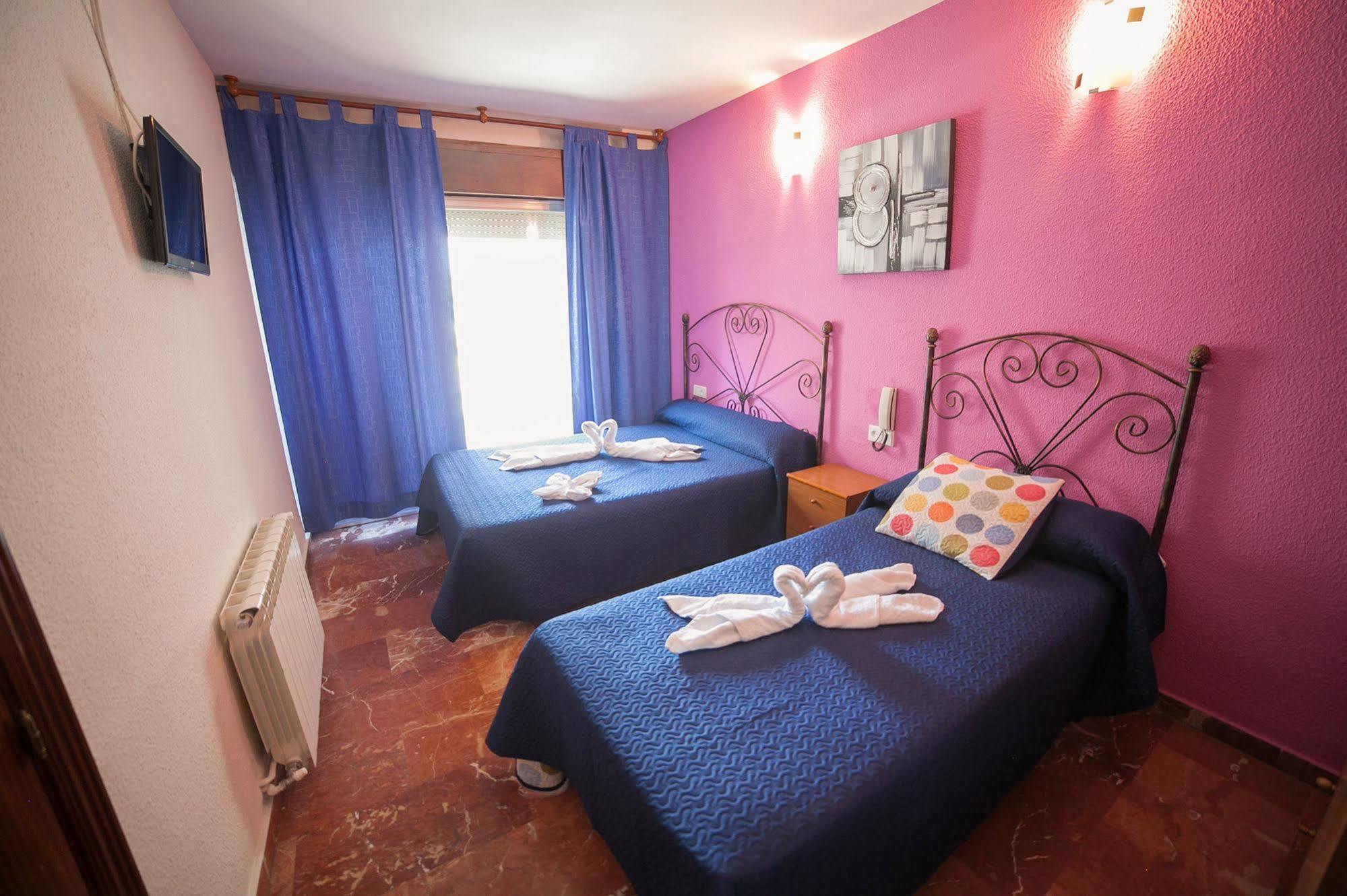 Nevot Pensión 3*